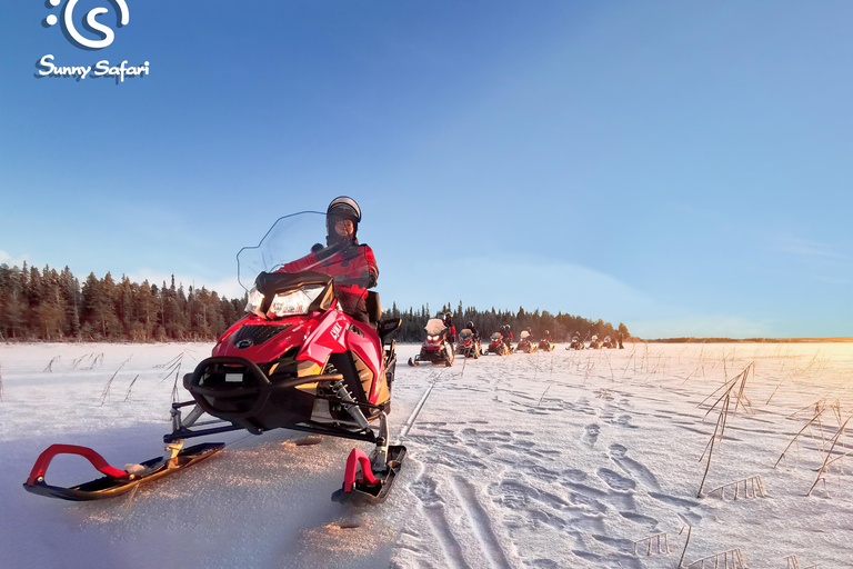 Vanuit Rovaniemi: Sneeuwscootersafari in de Arctische wildernis