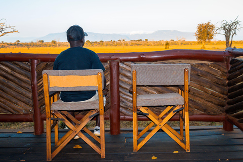 From Diani Beach or Mombasa: 2-Day Tsavo East Safari