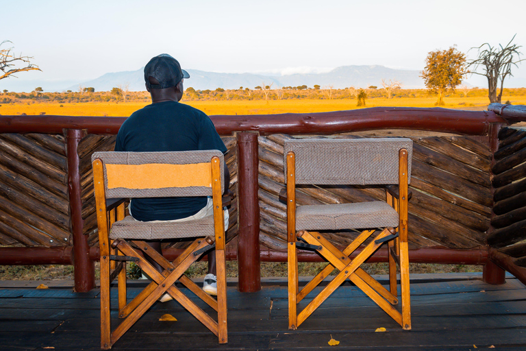 From Diani Beach or Mombasa: 2-Day Tsavo East Safari