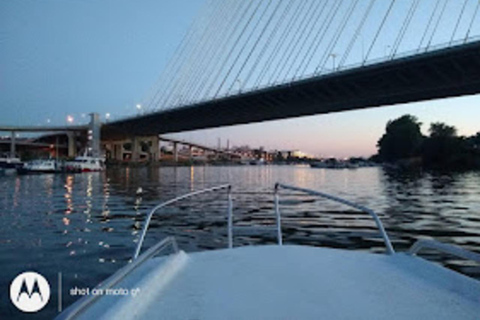 Belgrade: Private Sunset Boat Tour with Photography