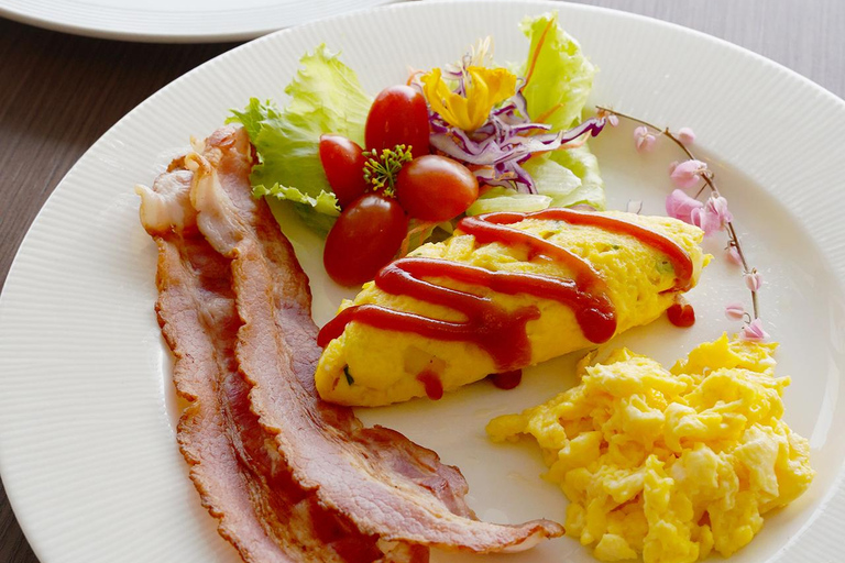 Bangkok: Baiyoke Sky Buffet Breakfast on 81st Floor Balcony