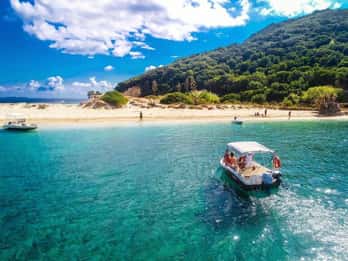 Porto di Agios Sostis: Noleggia la tua barca!