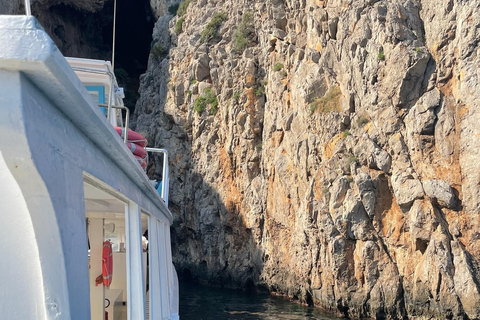 Alcudia: Private Boat Charter for Groups with Snorkel & SUP 4h Private Boat Charter