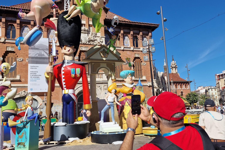 Valence : Visite à pied du festival des FallasVisite à pied du festival des Fallas