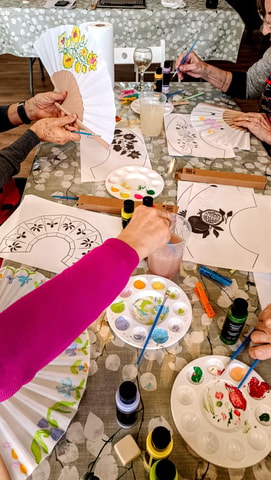 Valencia: Spanish Fan Painting Workshop with Local Artist