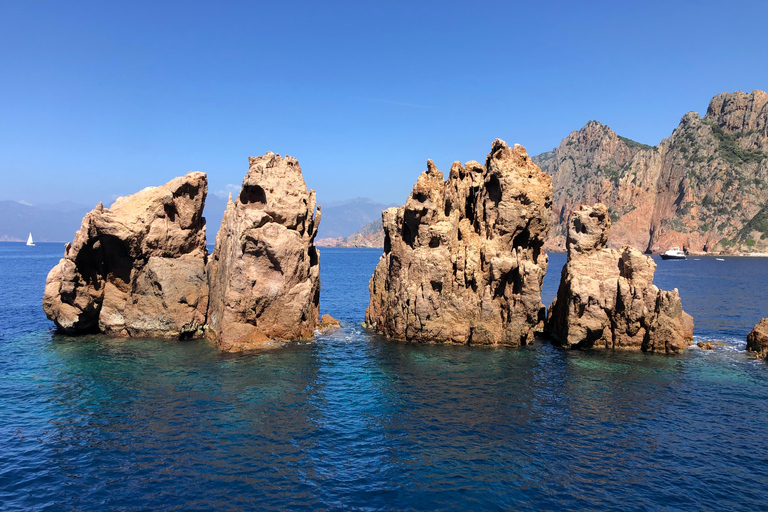 Desde Sagone/Cargèse: Tour en barco por Scandola, Piana y GirolataDesde Cargèse: Scandola Girolata Calanques Piana