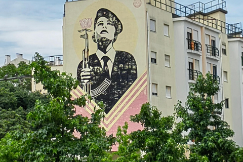 Lisbon: Private full Day Sightseeing tour by tuk-tuk.