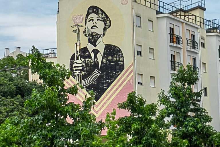 Lisbon: Private full Day Sightseeing tour by tuk-tuk.