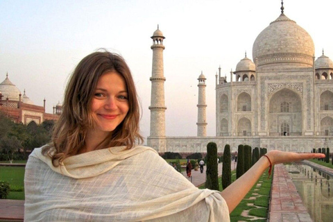 Taj Mahal sin colas y tour de la ciudad de Agra – Especial para parejasTour de la ciudad de Agra y el Taj Mahal con opción de guía
