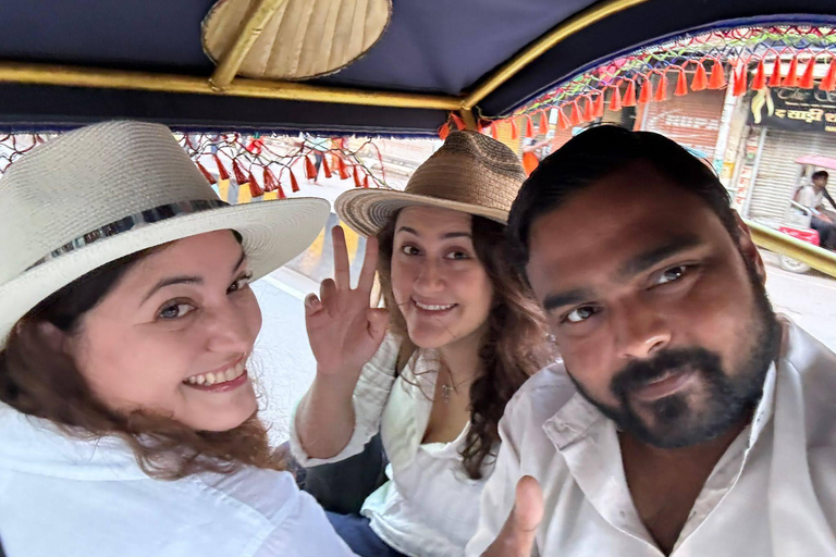 Waranasi: 2-dniowa wycieczka z Sarnath, Ganga Aarti i świątyniamiWaranasi 2-dniowa wycieczka z 4 * noclegami