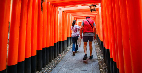 Morning Walk Tour: Fushimi Inari, Higashi Hongan-ji & Gion