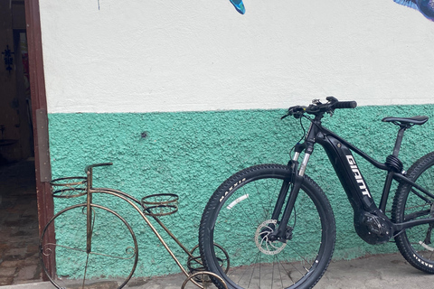 Cuenca by bike: History, Nature, and Snacks. Cuenca by bike: History, Nature, and Aperitifs.