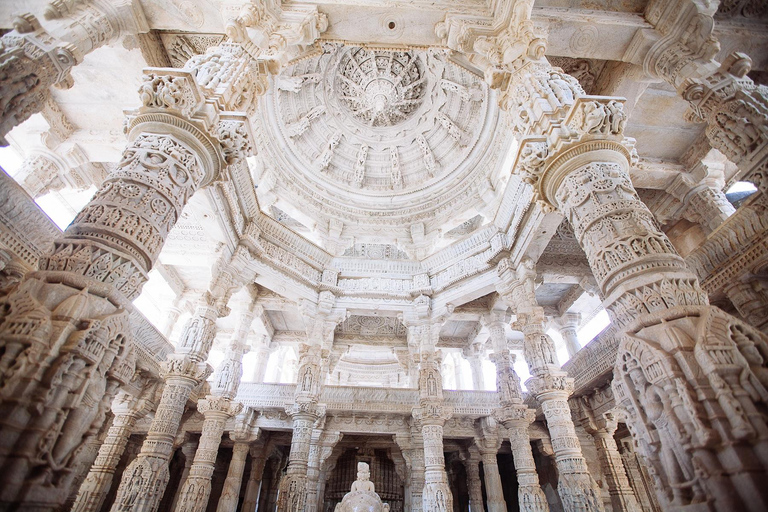 Bekijk Ranakpur Tempel met Jodhpur drop vanuit Udaipur