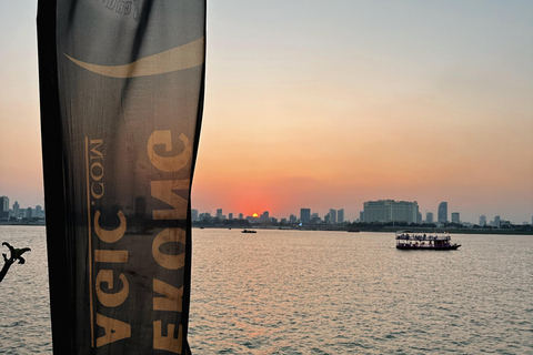 Phnom Penh: Crociera al tramonto - Tre pacchetti da scegliere!Pacchetto Ambra - Birra e bevande analcoliche a flusso libero