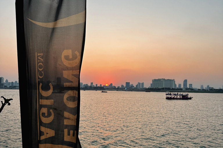 Phnom Penh: Crociera al tramonto - Tre pacchetti da scegliere!Pacchetto Ambra - Birra e bevande analcoliche a flusso libero