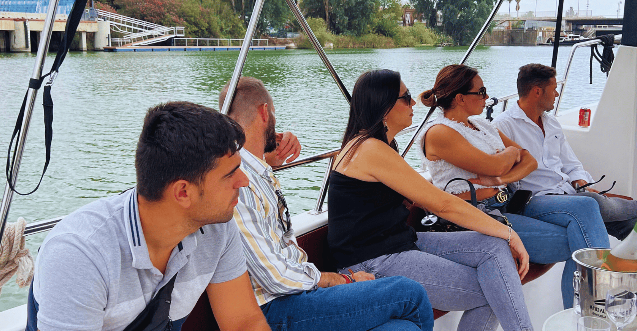 Sevilla, paseo en barco "Las esquinas del Guadalquivir" - Hizvo