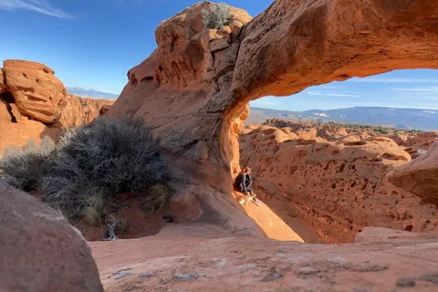 Guided hike to Meeks Mesa of Capitol Reef