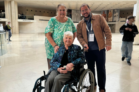 Wheelchair-Frendly Private Louvre Tour – Stress-Free & Easy Private Wheelchair Tour with Hotel Pickup