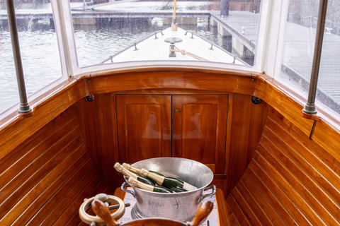 Antwerp: Old Port classic Boat Tour with Coffee + Croissant