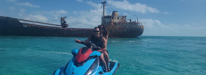 Safari d'une heure en jet ski vers l'épave et l'île aux iguanes