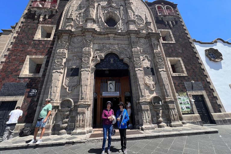 Guadalupe's shrine: 2 hours private tour with transport Guadalupe's shrine: 2 hours private tour in all the complex