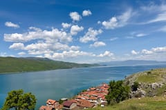 Ab Tirana: Tour zur Festung von Elbasan, zum Dorf Lin und zum Ohridsee
