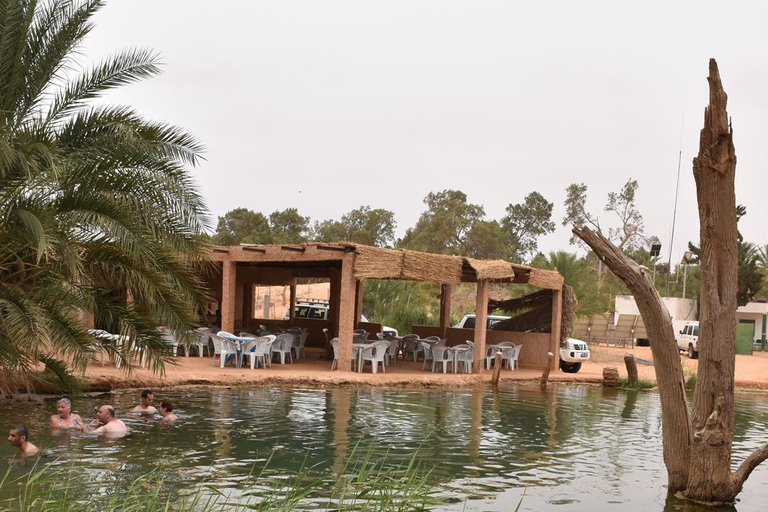 Vanuit Tunis en Hammamet: 2-daagse tour naar Ksar Ghilane en Tataouine