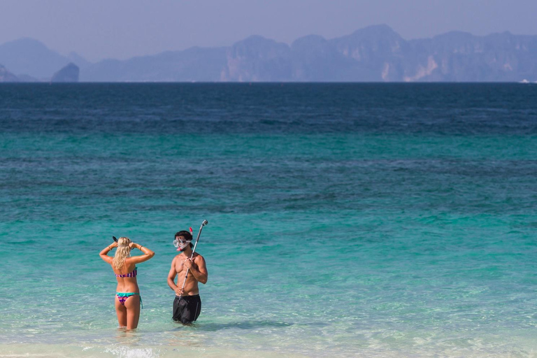 Khaolak: Temprano hacia la isla Phi Phi y la bahía Maya con almuerzo8:00 AM Recorrido