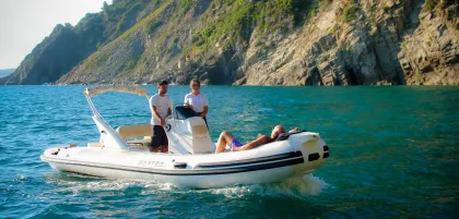 Cinque Terre gemeinsames Beiboot sechs Stunden Personalisierte Tour