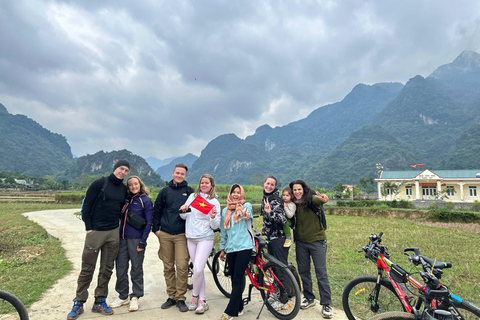 河内：2天-浦隆-徒步旅行、度假村和阳台房河内：2 天 Pu Luong 徒步、度假村和阳台房