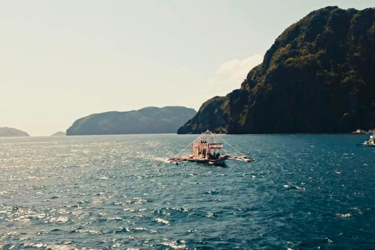 El Nido Exclusive Private Island Tour w/Premium Boat & Lunch
