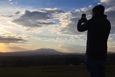 Arusha: Panoramic Sunset View with Food OptionsPanoramic Sunset View with Hot Picnic Style Meal