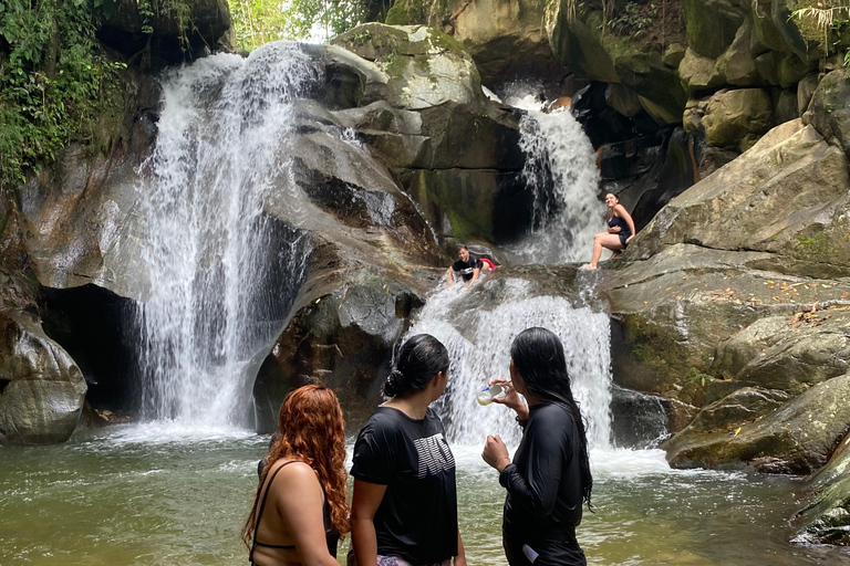 Medellin: wycieczka po wodospadach i basenach naturalnych