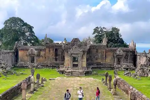 Tour particular pelos templos de Preah Vihear e Koh Ker saindo de Siem Reap