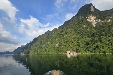 2 jours à Khao Sok avec nuit à Cheow Lan Lake Raft House