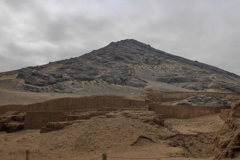 Depuis le port de Salaverry : Temples du soleil et de la lune