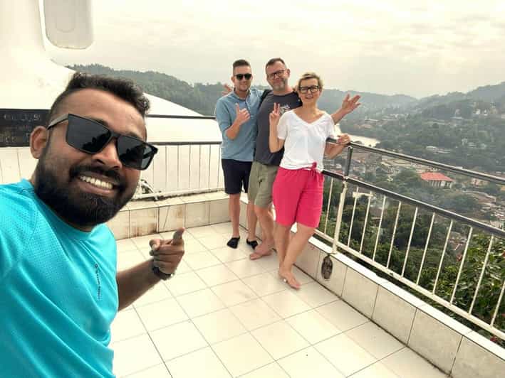 Kandy: Colonial History, War Cemetery & Royal Gardens Tour