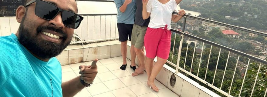 Kandy : histoire coloniale, cimetière de guerre et jardins royaux