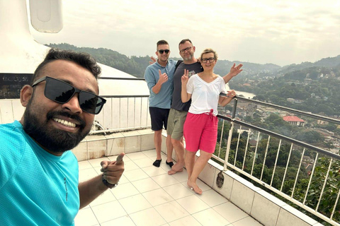 Kandy: Colonial History, War Cemetery & Royal Gardens Tour