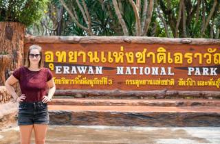 Von Bangkok aus: Erawan Park & Kanchanaburi Kleingruppentour