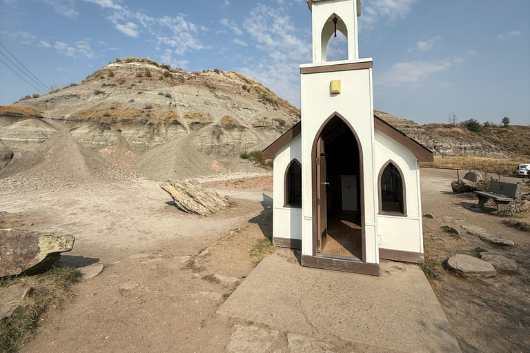 Calgary: Drumheller Day Trip with Royal Tyrrell Museum Entry