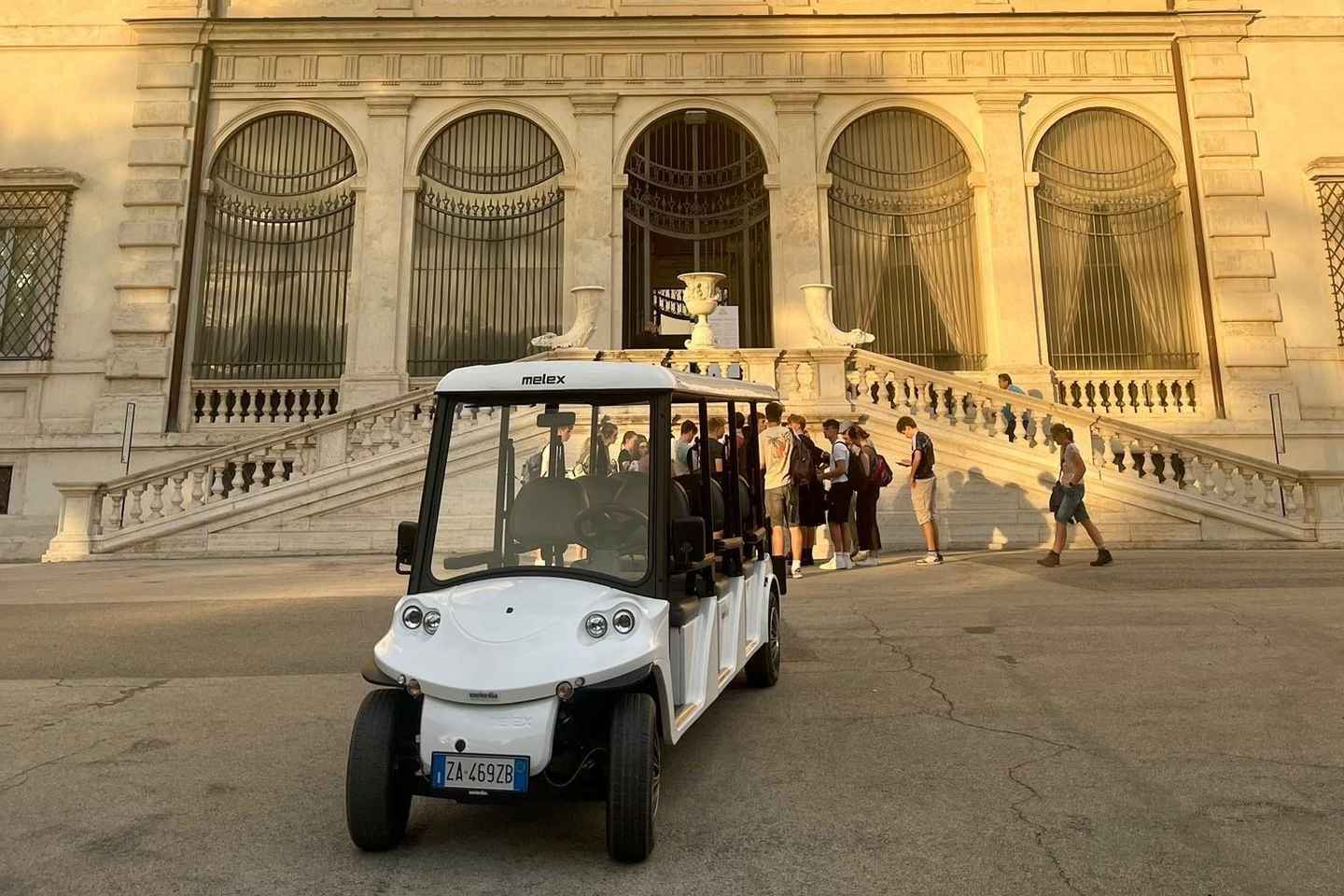 Rome: Private City Sightseeing Tour by Golf Cart