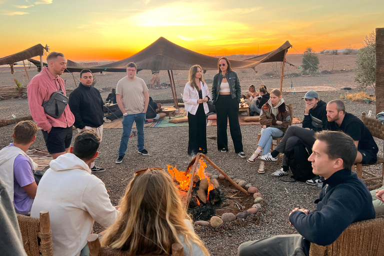 Paket, Quad, Kamelritt bei Sonnenuntergang, Mahlzeit mit Einheimischen in PalmPaket, Quad-Bike, Kamelritt bei Sonnenuntergang & Abendessen à Palm Grove