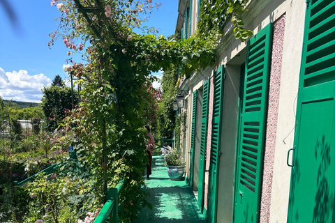 From Normandy to Paris: Exceptional Private Trip via Giverny