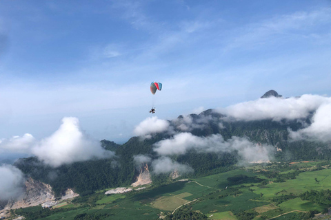 Vang Vieng: Paragliding Experience with Hotel Pickup