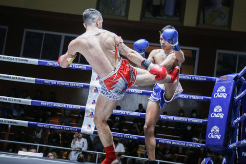 Krabi: Ao Nang Landmark Stadion Muay ThaiPlaats aan de ring