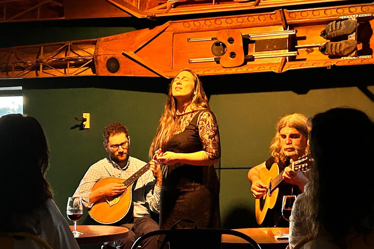 Porto: L'autentico concerto di fado con vino di Porto