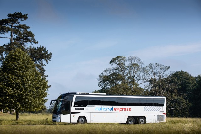 Visit London Stansted Airport from/to Central London Bus Transfer in Londra