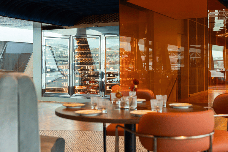 Budapest Dinner Cruise with Live Music with Unlimited Drinks Budapest Dinner Cruise with Live Music