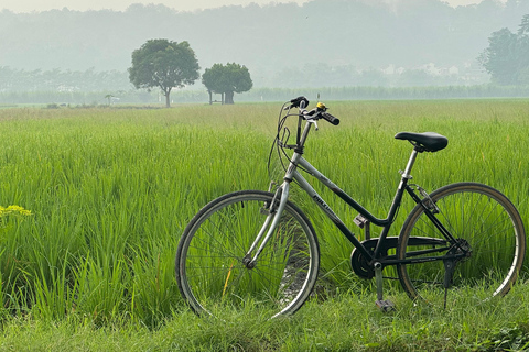 Yogyakarta: Village Cycling Tour with Local Snacks